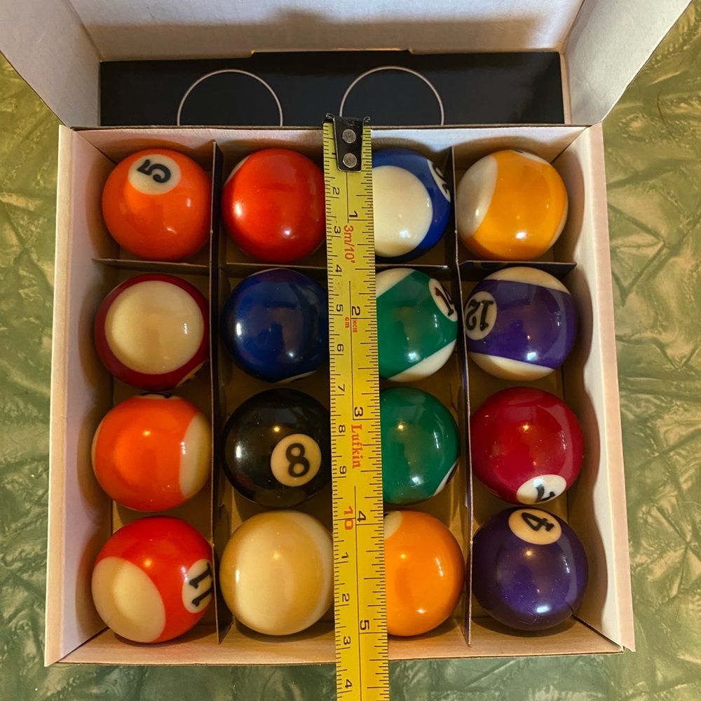 Mini Billiard Ball Set Of 16 Balls - Picture 4 of 4
